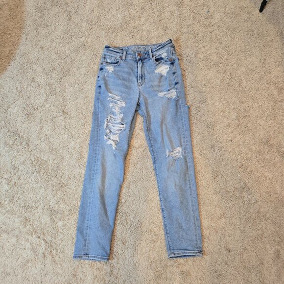 American Eagle Momjeans Highrise Light wash distressed Jeans Size 0 - Picture 1 of 8